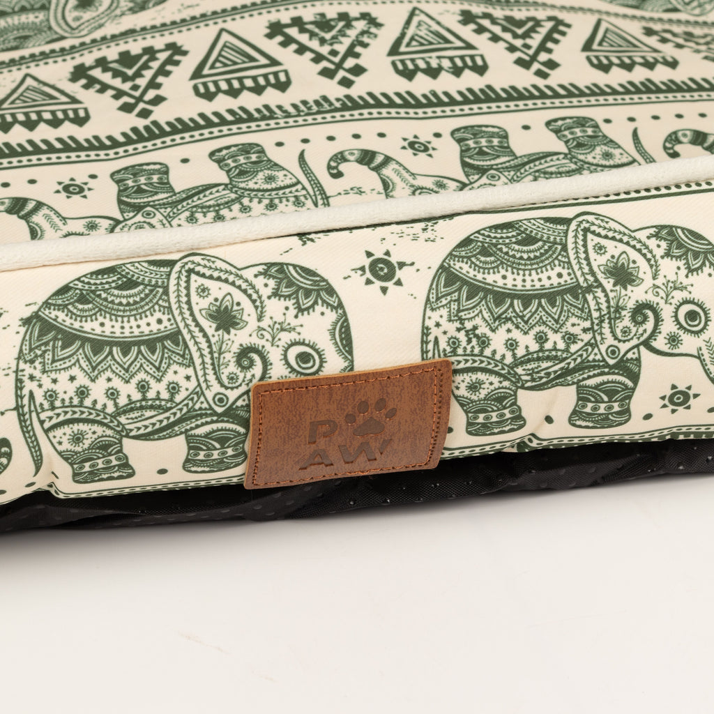 PAW Bed – Lucky Elephant – Green – 60 × 50 × 14cm