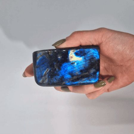 Madagascar Labradorite Medium Stone (approx 250 - 300gms 80 - 100mm)