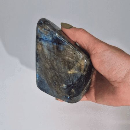 Madagascar Labradorite Large Stone (approx 550 - 750gms 110 - 140mm)