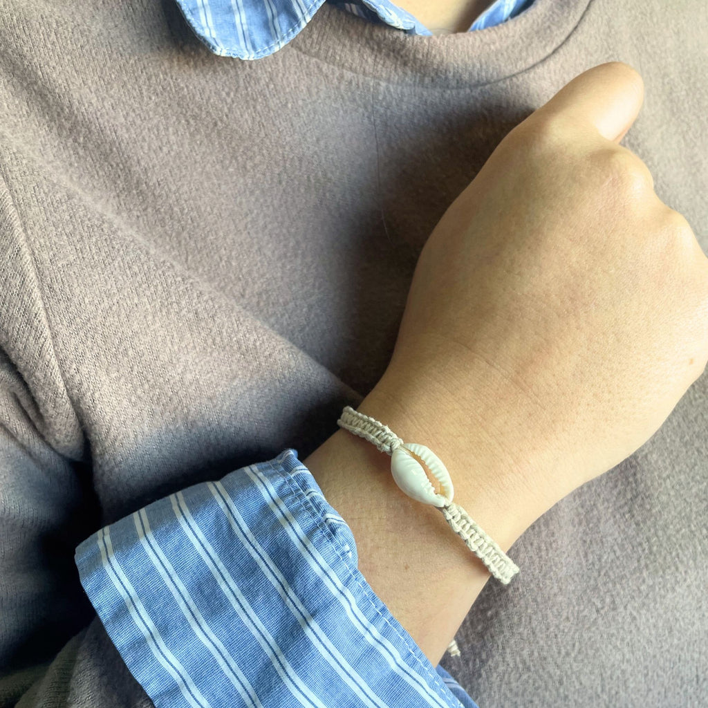 Handmade Friendship Bracelets - Cowrie Chums Shell (asst)