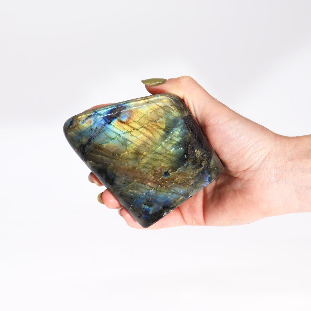 Madagascar Labradorite Large Stone (approx 550 - 750gms 110 - 140mm)