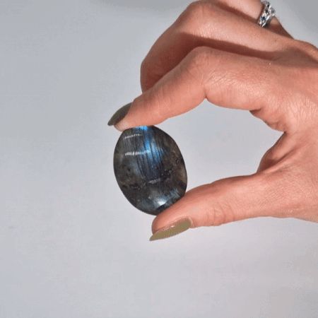 Madagascar Labradorite Palm Stone (approx 25 - 30gms 55 - 60mm)