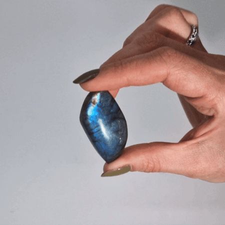 Madagascar Labradorite Leaf Stone (approx 15 - 20gms 45 - 55mm)
